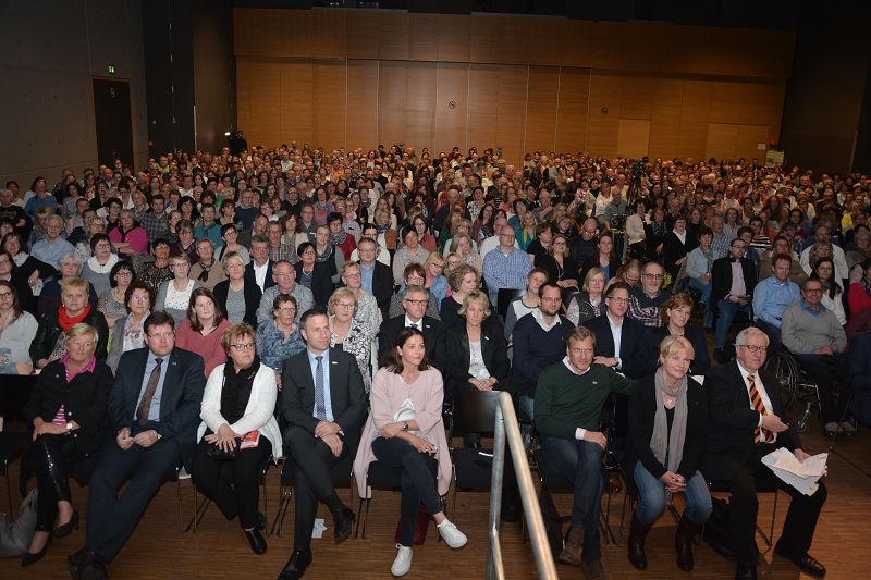 Nele Neuhaus am 15. April 2016 in Bitburg