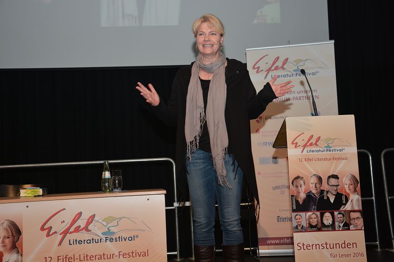 Nele Neuhaus am 15. April 2016 in Bitburg