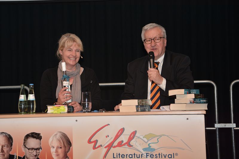 Nele Neuhaus am 15. April 2016 in Bitburg