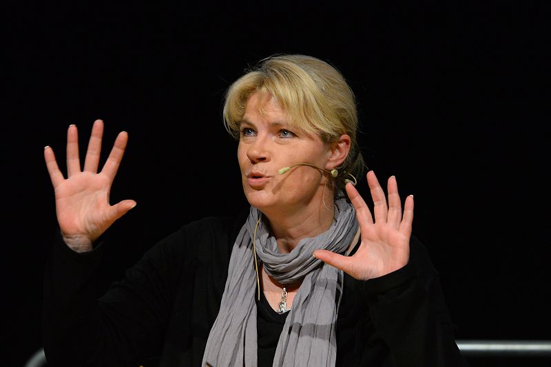 Nele Neuhaus am 15. April 2016 in Bitburg