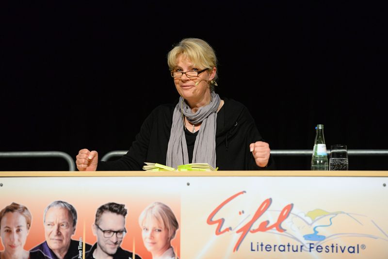 Nele Neuhaus am 15. April 2016 in Bitburg