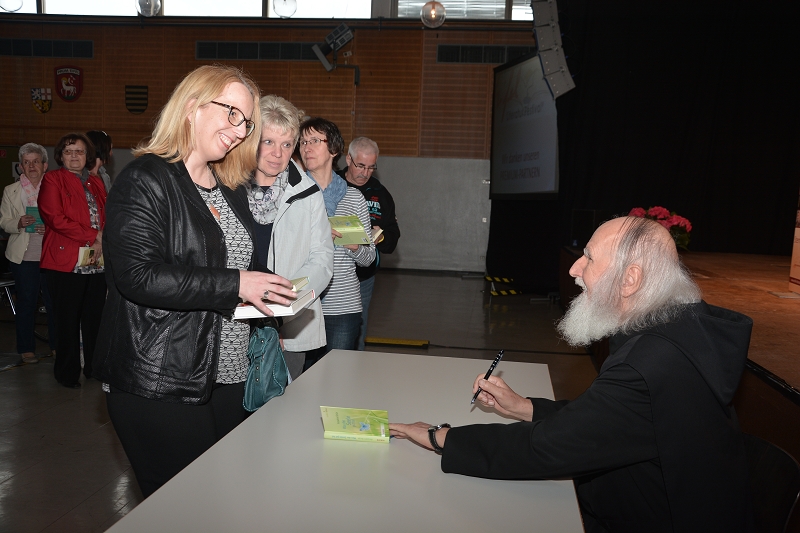 Pater Anselm Grün am 21. April 2016 in Prüm