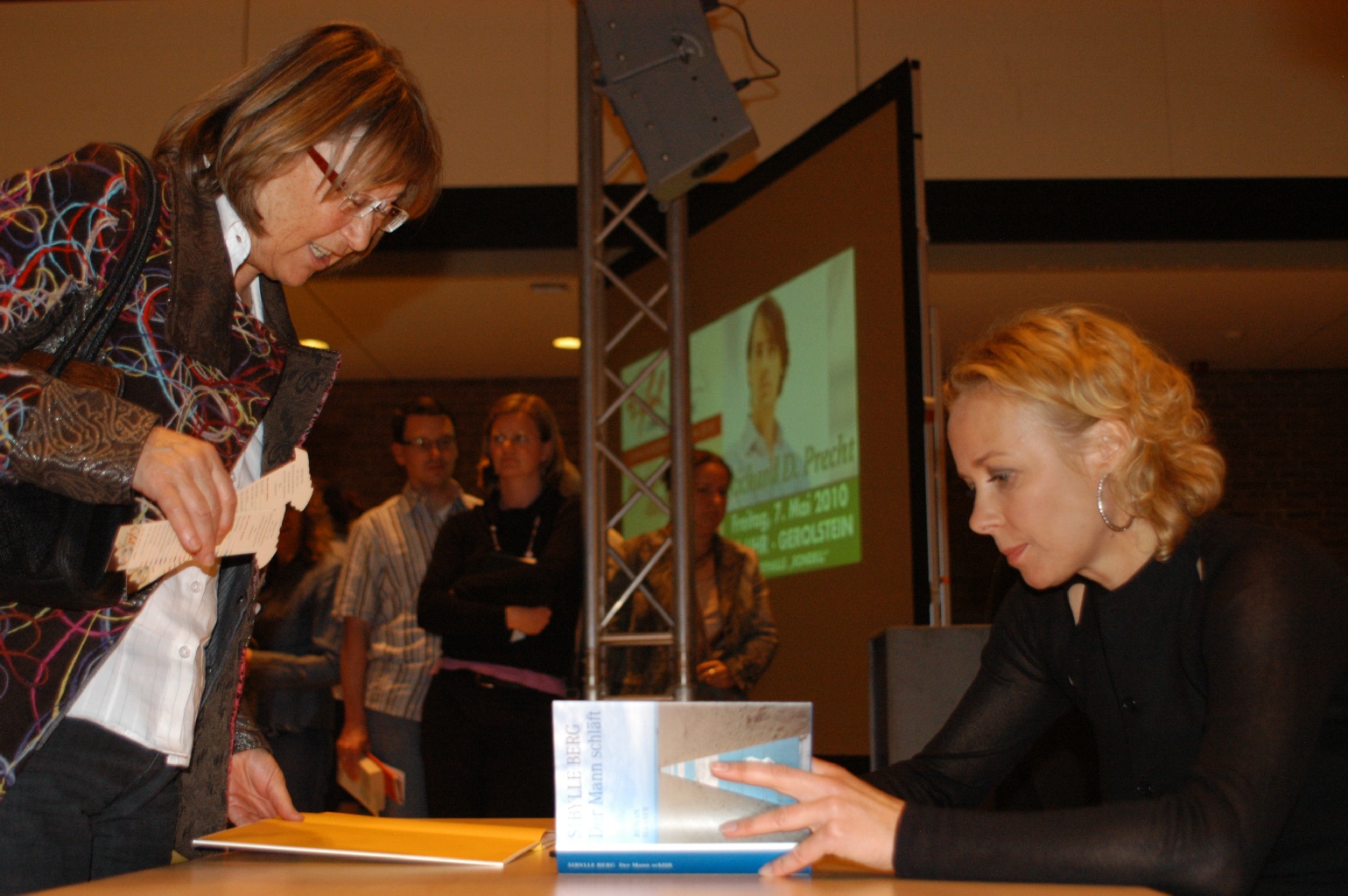 Katja Riemann am 23. April 2010 in Wittlich