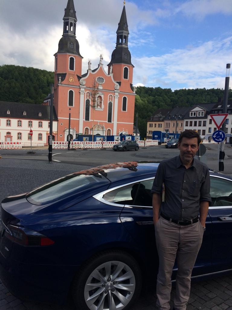 Shuttlepartner Tesla