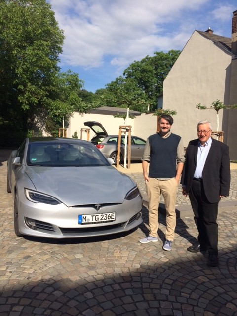 Shuttlepartner Tesla