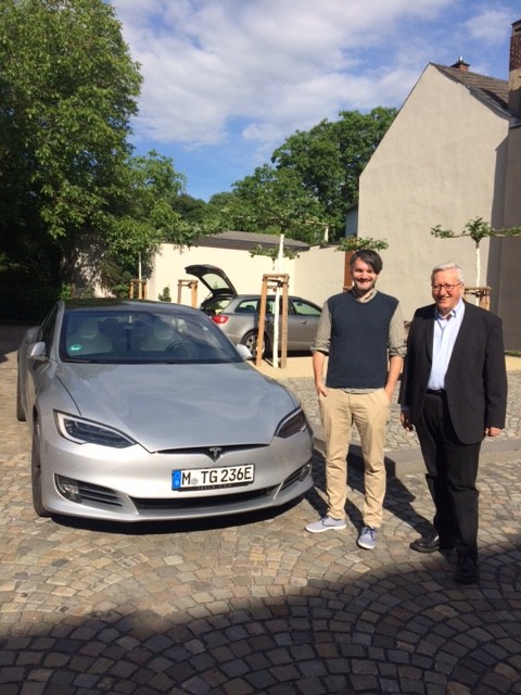 Shuttlepartner Tesla