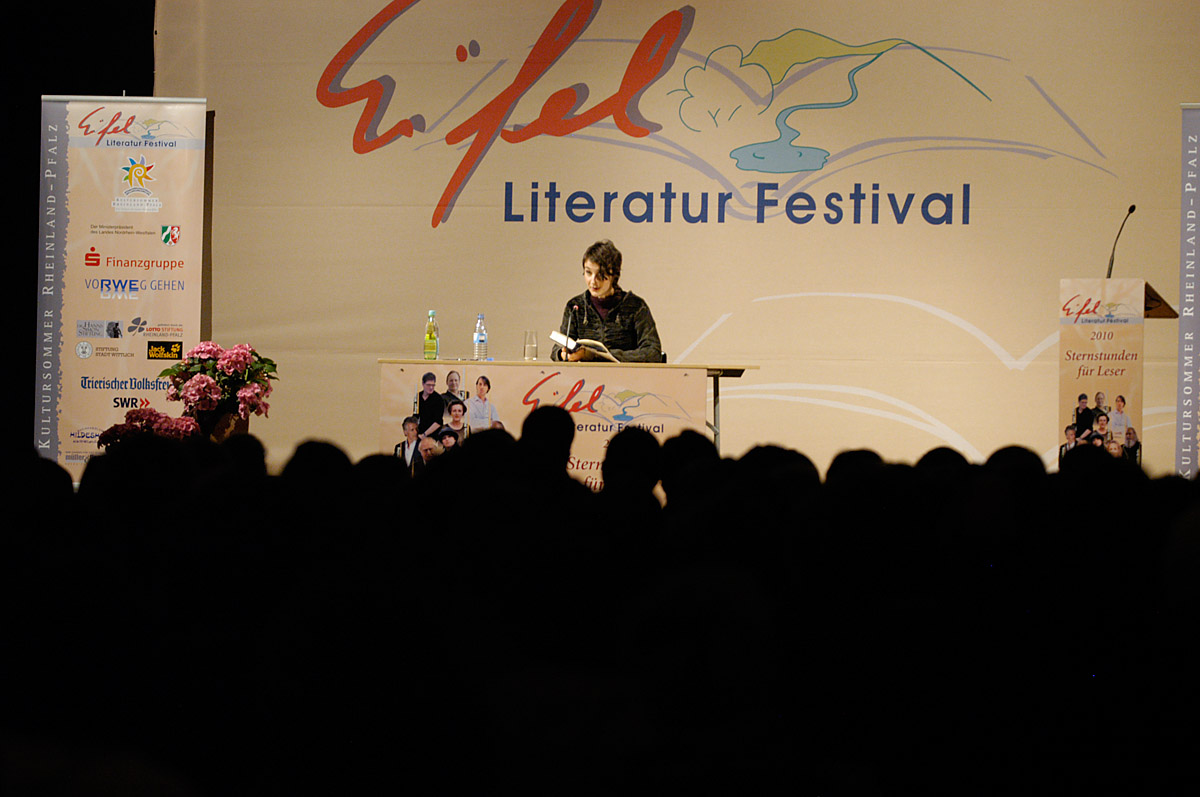 Leonie Swann am 08. Oktober 2010 in Prüm