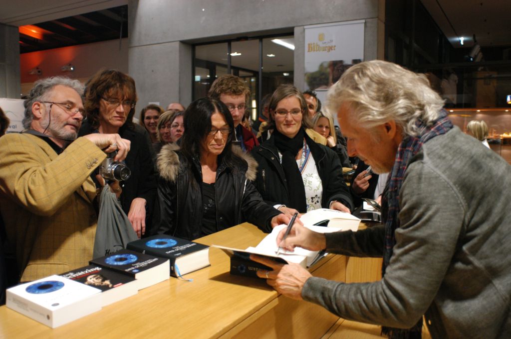 Frank Schätzing am 29. November 2010 in Bitburg