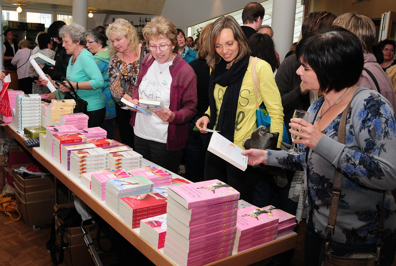 Kerstin Gier am 4. Mai in Gerolstein