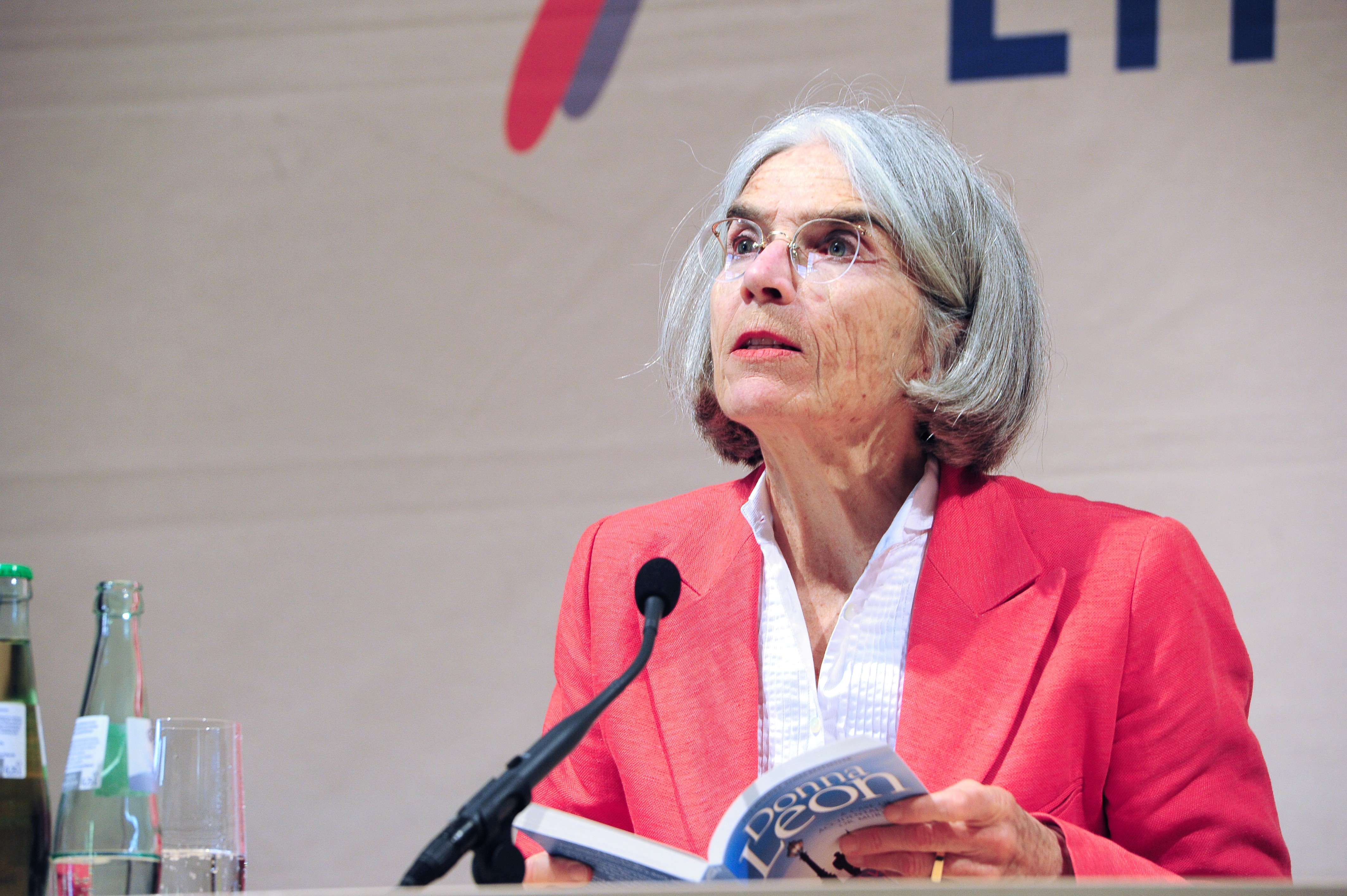 Donna Leon am 6. Juni 2012 in Bitburg