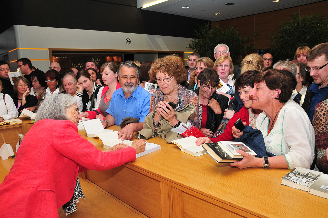 Donna Leon am 6. Juni 2012 in Bitburg