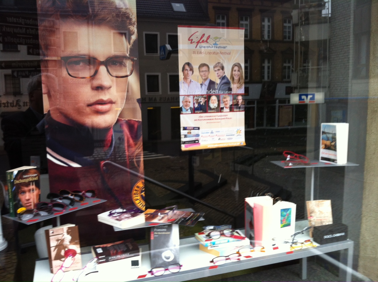 Wittlich, Daun, Prüm: Autorentafeln werben für das Festival